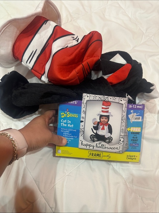 Dr. Seuss Other - NEW Dr. Seuss Cat In The Hat Costume - Red, Black, White size 6-12mo